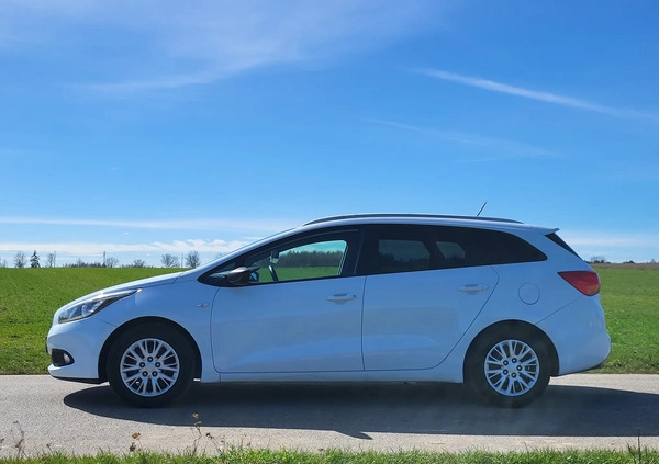 Kia Ceed cena 35777 przebieg: 131000, rok produkcji 2015 z Janów Lubelski małe 407